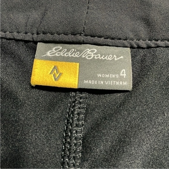 Eddie Bauer size 4 black skirt with built-in shorts - Picture 3 of 6